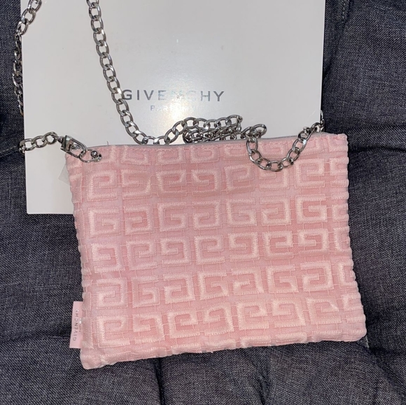 Givenchy - Picture 7 of 16